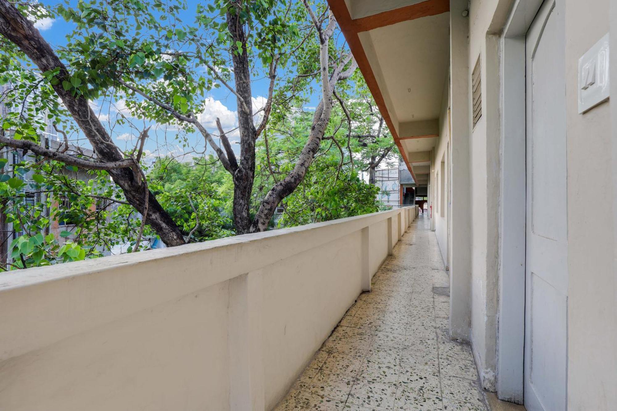 Hotel O Ellis Ahmedabad Eksteriør bilde