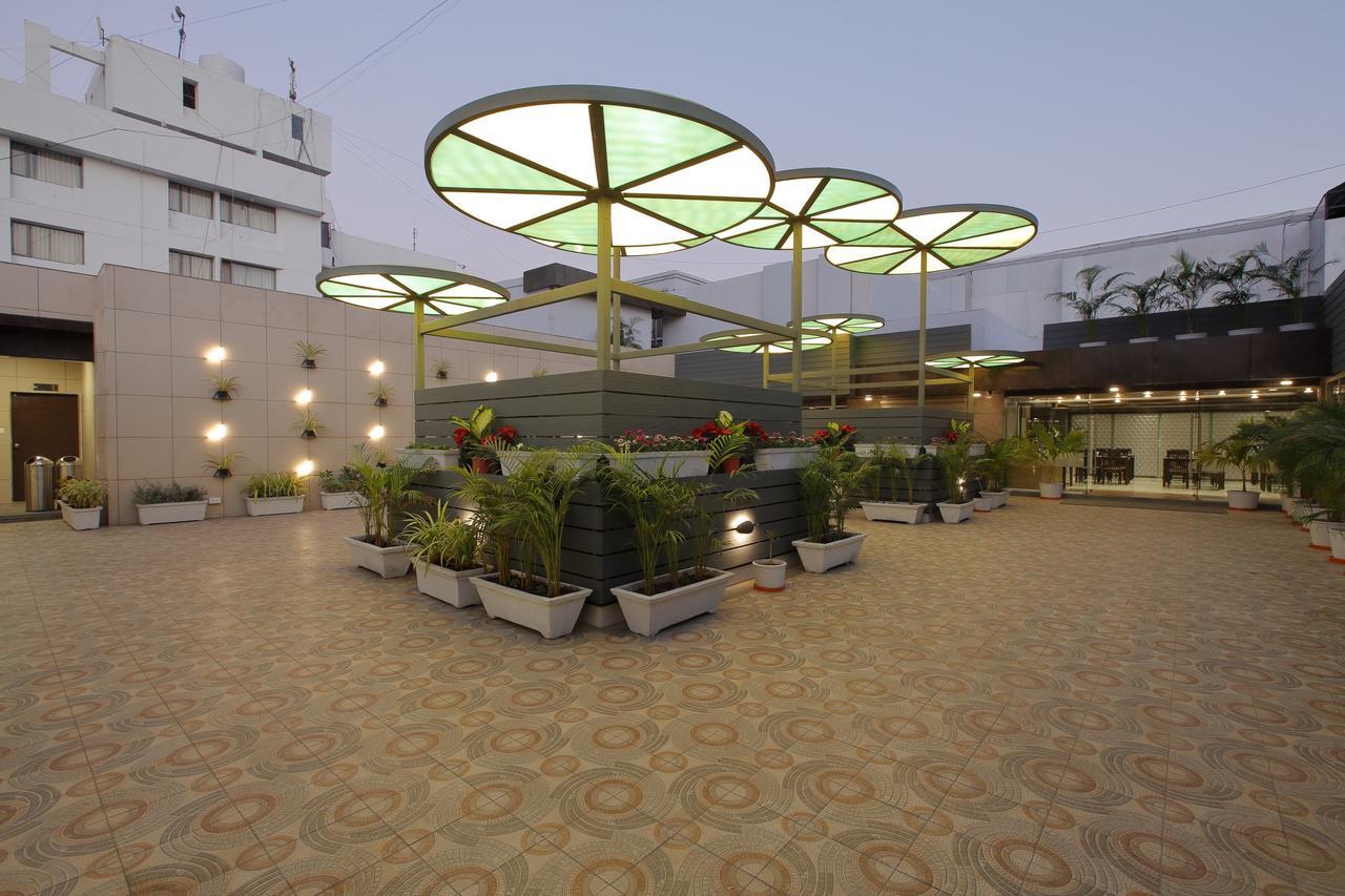 Hotel O Ellis Ahmedabad Eksteriør bilde