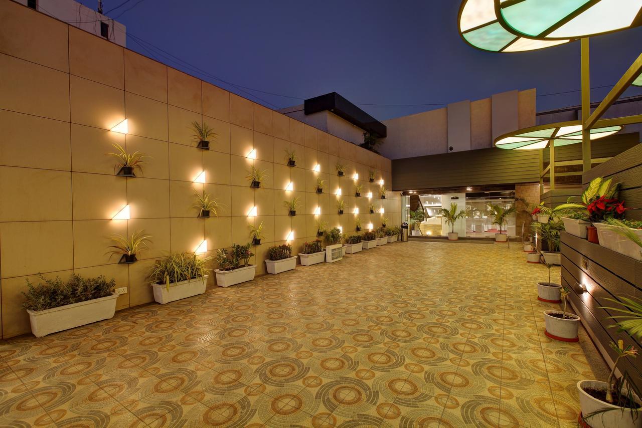 Hotel O Ellis Ahmedabad Eksteriør bilde