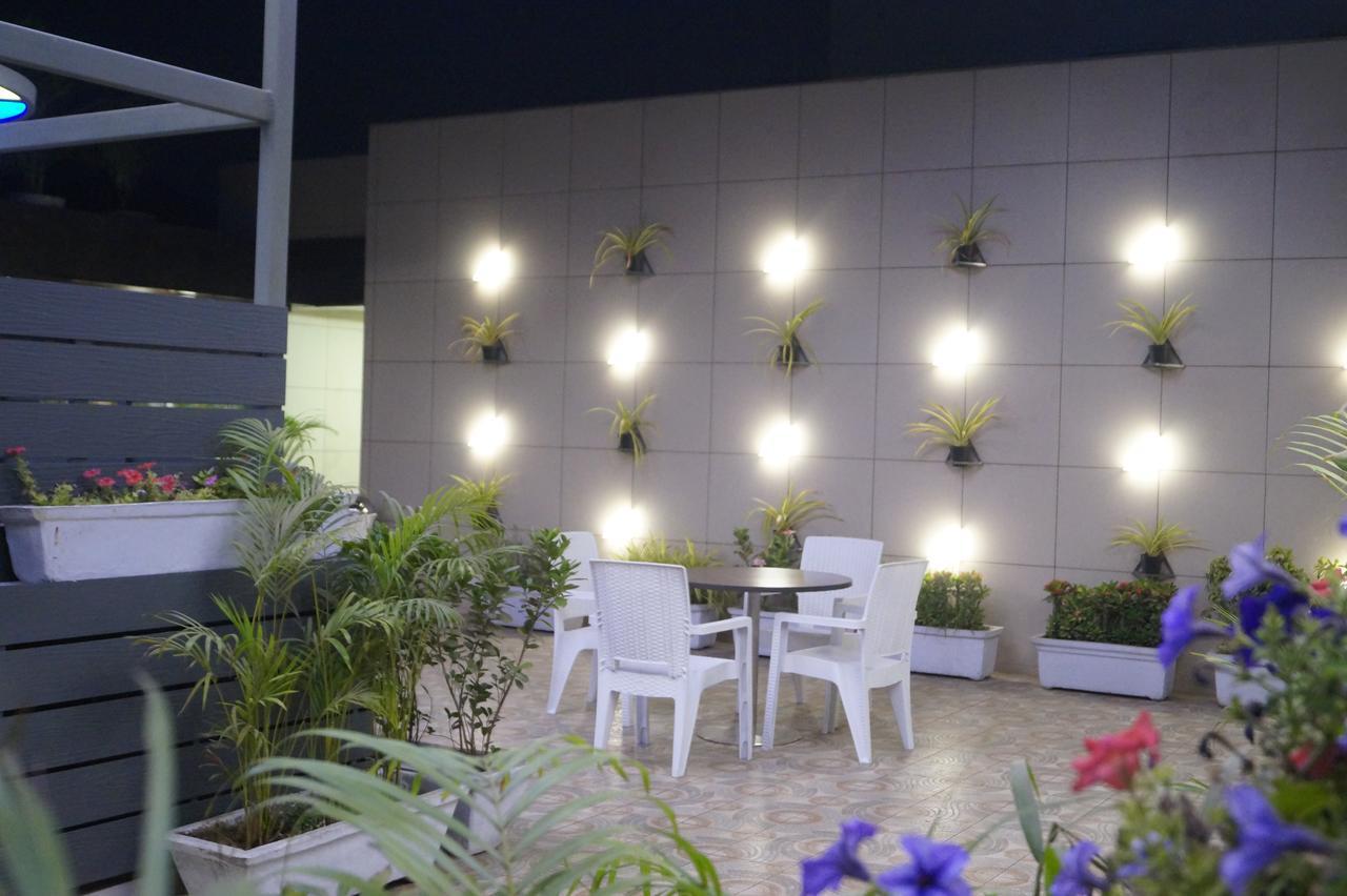 Hotel O Ellis Ahmedabad Eksteriør bilde